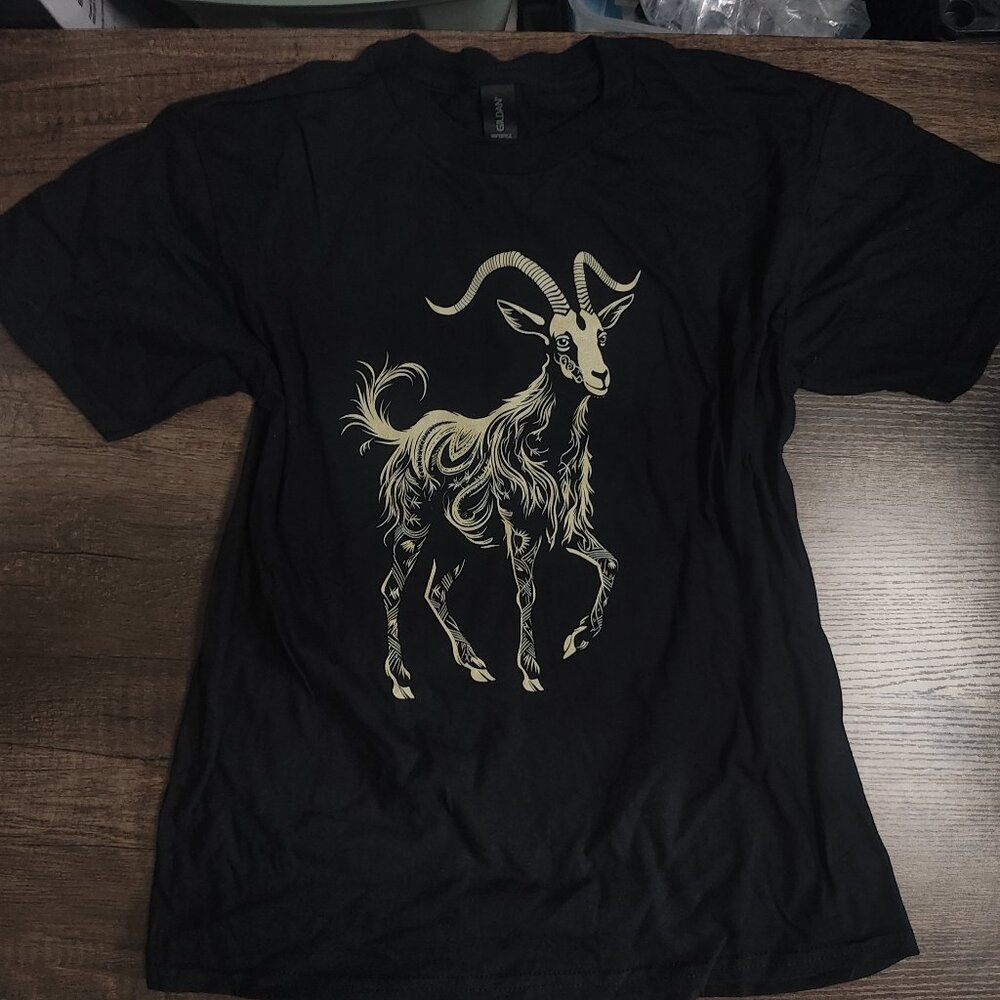 NEW Kids Goat T-Shirt Black Gildan Softstyle Size Large NWT